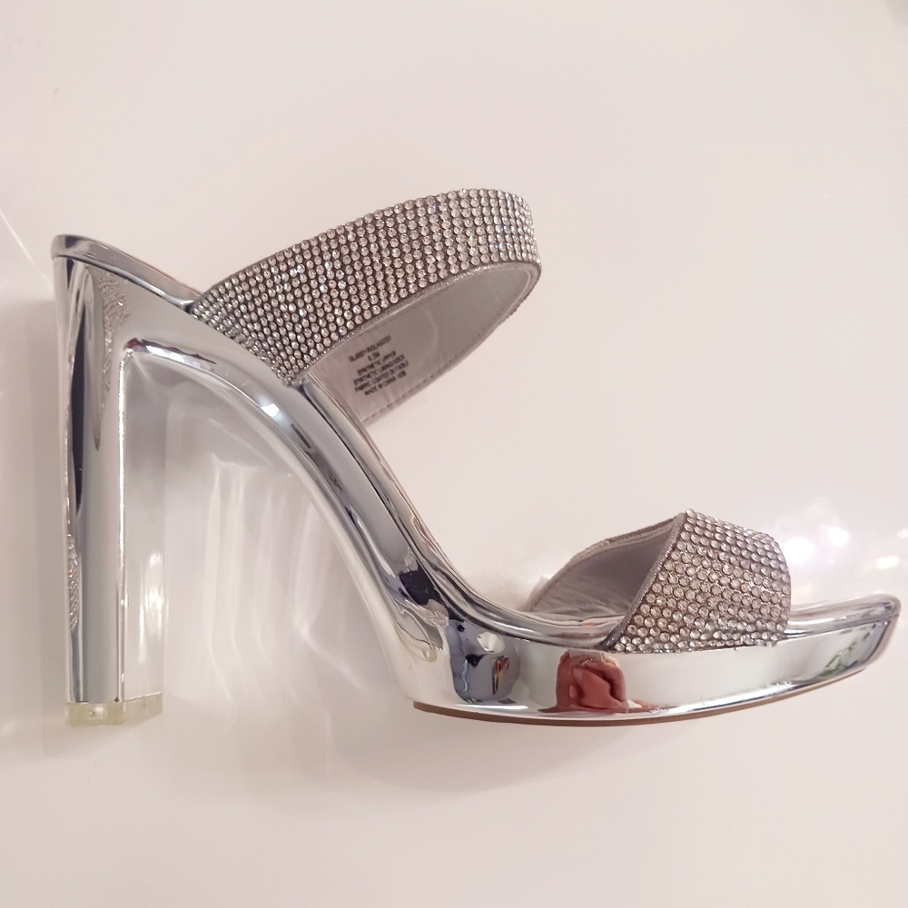 Steve Madden Silver Rhinestone Heels. 6.5 EUC